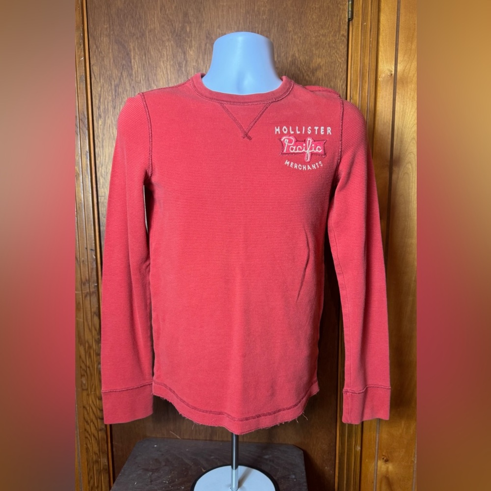 Hollister Pacific Red Crewneck Top - Small